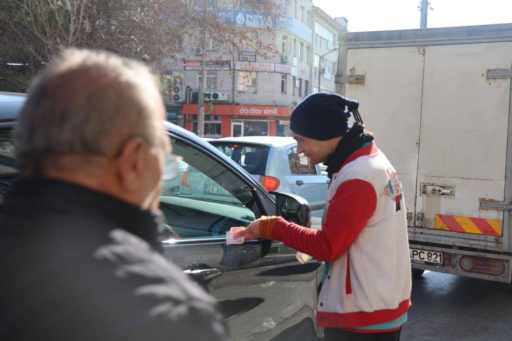 Konya’nın mesleğini aşkla yapan dilencisi yine gündem oldu 5